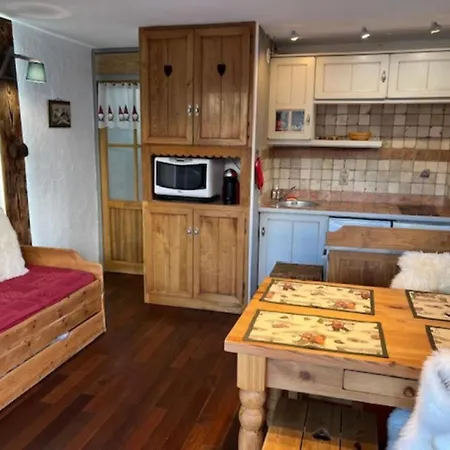 Avec Balcon Au Centre De La Station, Proche Des Remontees Mecaniques Апартаменты