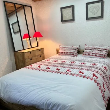 Avec Balcon Au Centre De La Station, Proche Des Remontees Mecaniques