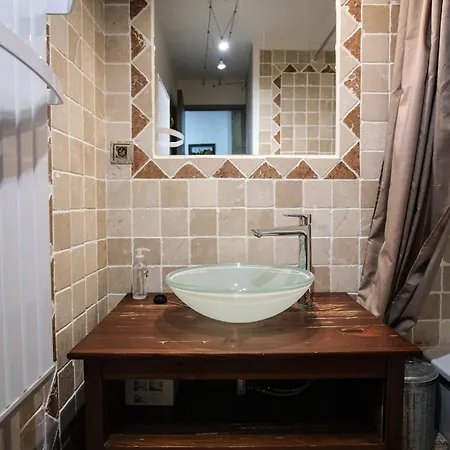 Avec Balcon Au Centre De La Station, Proche Des Remontees Mecaniques