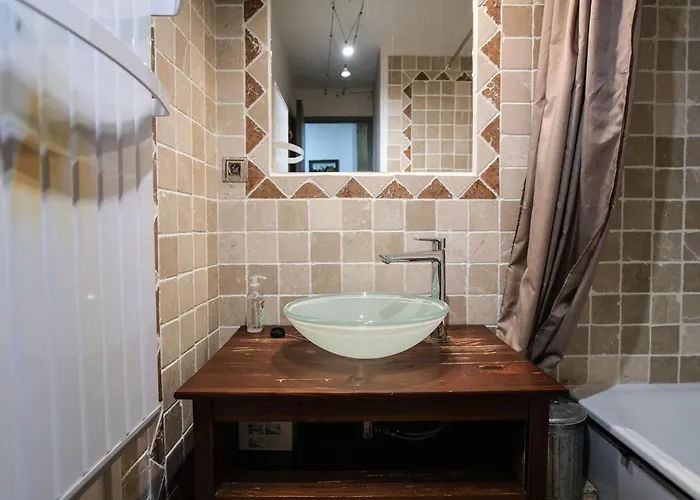 Avec Balcon Au Centre De La Station, Proche Des Remontees Mecaniques